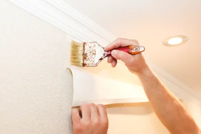 Pose de papier peint à Montblanc — revêtements muraux et toiles de verre